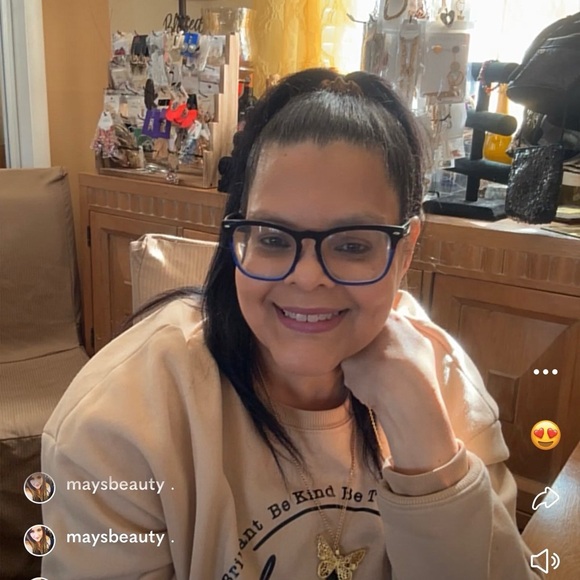 1st Class Flights ✈️ Seller’s Closets Only🛍️ - Picture 8 of 16